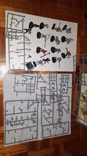 T'AU Empire Fire Warrior + Kroot Carnivore & TAU Codex