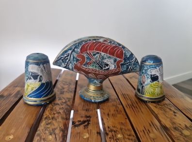 Salt and pepper shaker with matching napkin holder