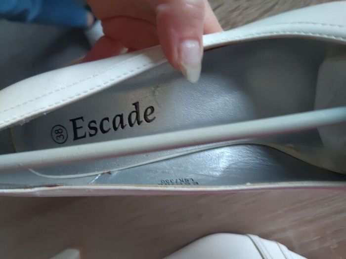 white shoes size 38