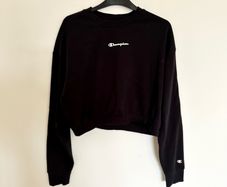 Champion cropped black sweatshirt