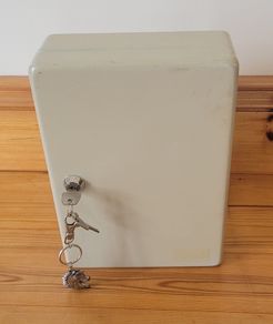 40 key metal lock box