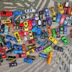 Hot wheels car bundle x 80 cars