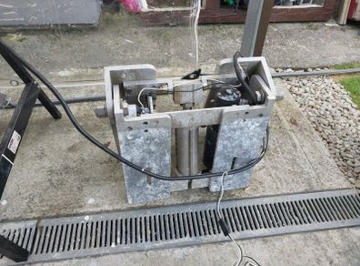 CMC 130 Power Tilt & Trim