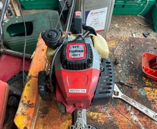 robin hedge cutter