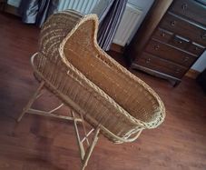 Traditional Wicker Hooded Moses Crib & Stand