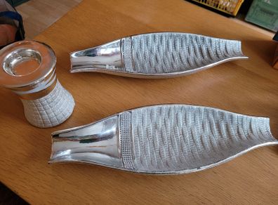 Silver tealight holder and oval bowls