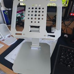 Aluminum Tablet/Portable screen holder/stand.