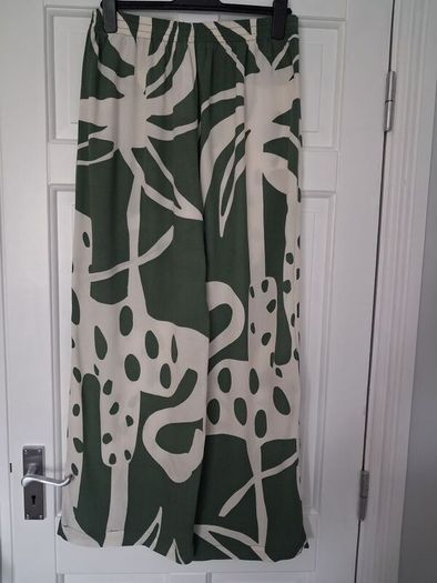 Parfois Printed Trousers - Green Ivory - M to L - BNWT RRP 39.99
