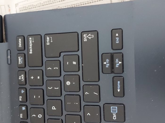 SAMSUNG Notebook Model NP915S3G, Quad Core Processor, 1.4GHz, 4GB Ram, 128GB SSD, Windows 10, Microsoft Edge, Chrome and VLC