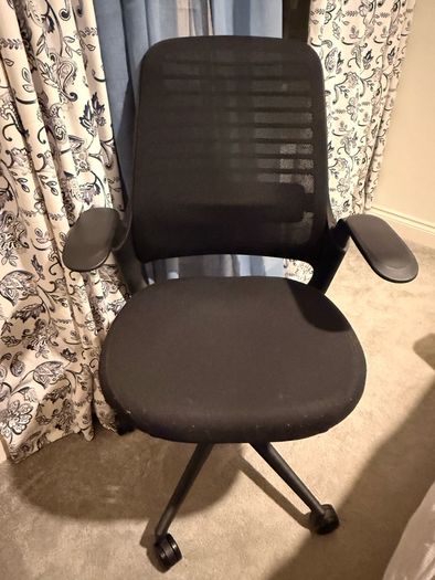 Ergonomic office chair