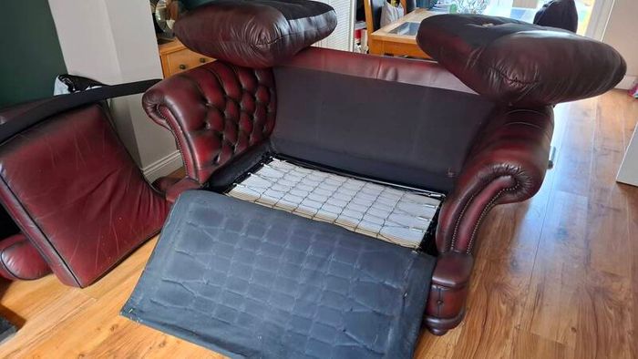 Leather Chesterfield 3 piece suite ( 3-2-1 with sprung pullout bed)