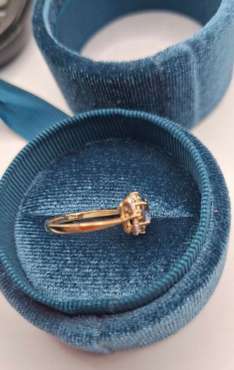 9 ct  blue sapphire and diamond ring size N