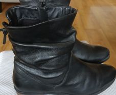 Ladies  Real Leather boots size UK 41 30 euro