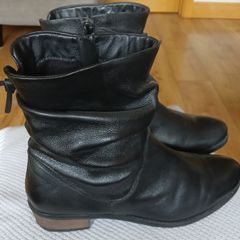 Ladies  Real Leather boots size UK 41 30 euro