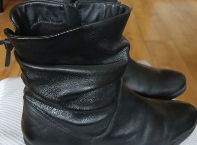Ladies  Real Leather boots size UK 41 30 euro