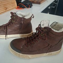 Kids boots