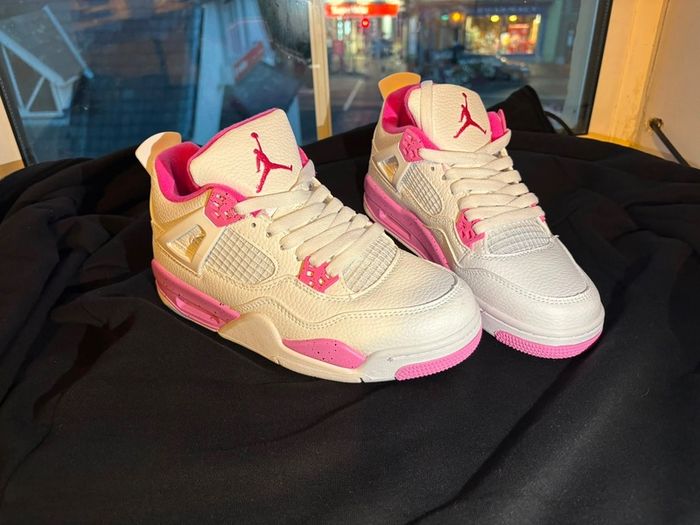 Women Jordan Trainers Size EU 38 White Pink