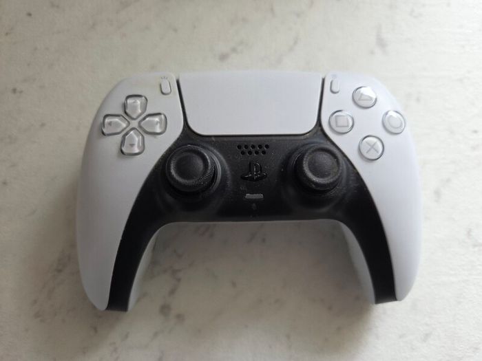 PS5 controller