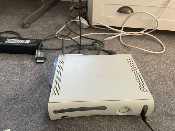 Xbox 360 White 60GB bundle - Working Console, Wi-Fi Adapter; 8 Games which includes Red Dead Redemption (No Controllers)