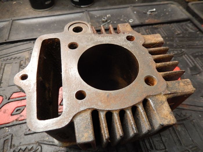 Honda 90 vintage cylinder