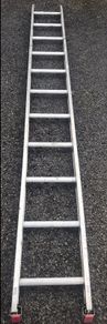 11 rung ladder 10ft long