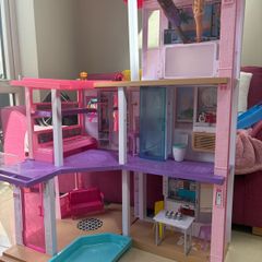 barbie dream house and extras