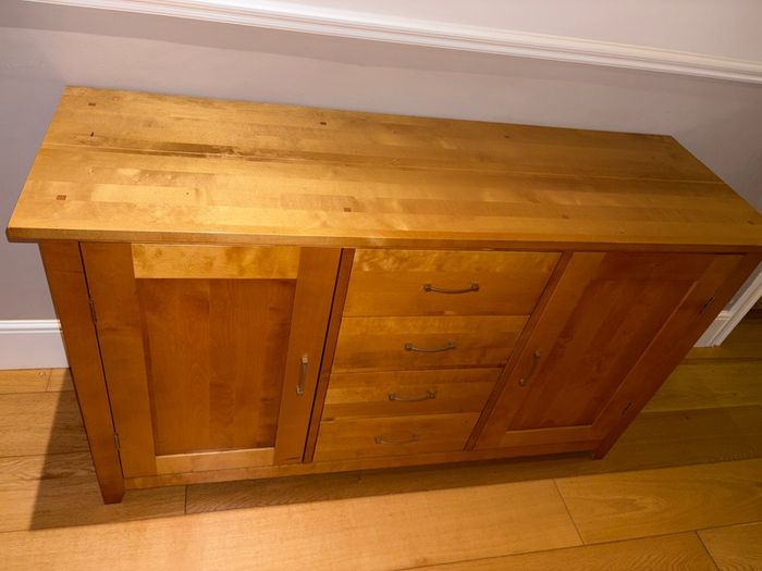 chest of drawers