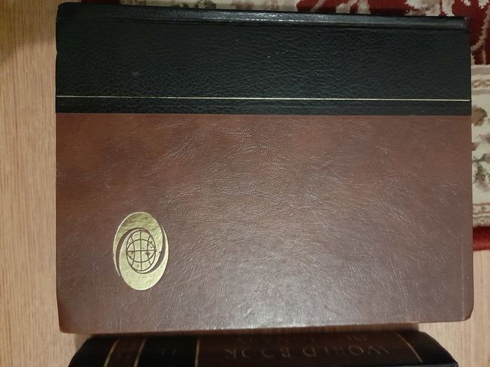Antique  dictionary, especial edition 1976