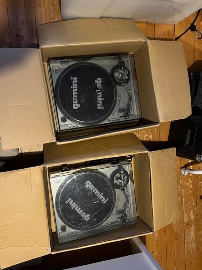 2 x Gemini PT-2400 High-Torque Direct-Drive Turntable