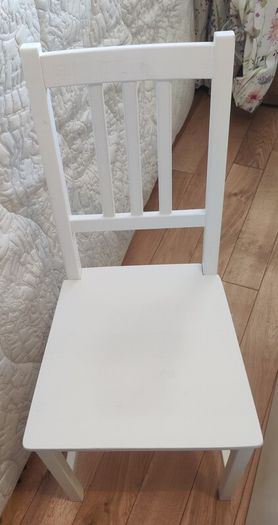 Dining table with chairs