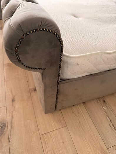 Luxury Grey Velvet Chesterfield-Style Bed with mattress