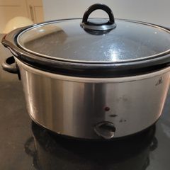 Slow cooker