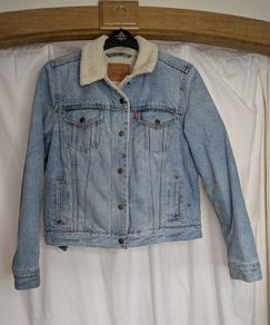 Levi's Women's Sherpa Trucker Denim Jacket Size Large