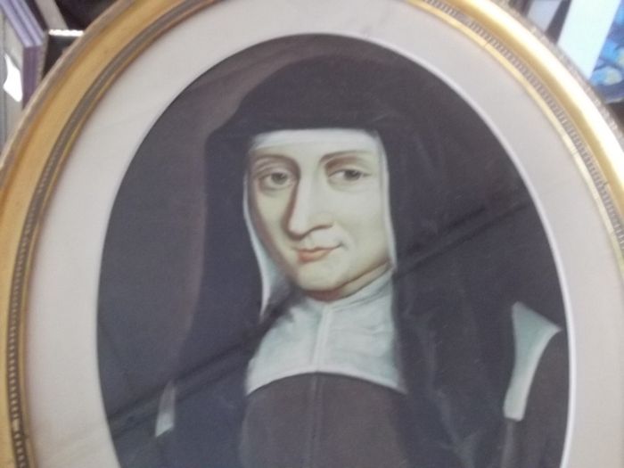 frame oval picture of st louise
