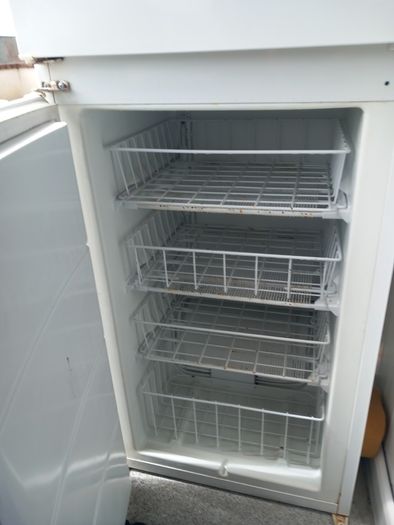 Fridge freezer