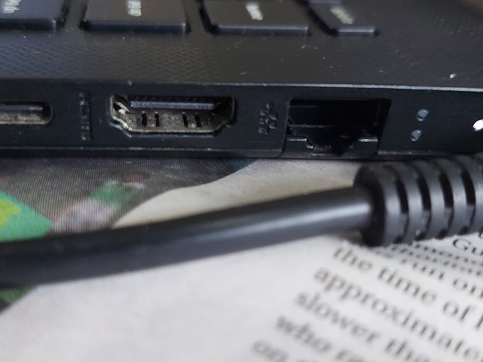 HP Laptop, TPN-Q189, Intel Core i3-6006U CPU, 2.0 GHz, 4GB Ram, 500GB HDD, Windows 10, Microsoft Edge, Chrome and VLC