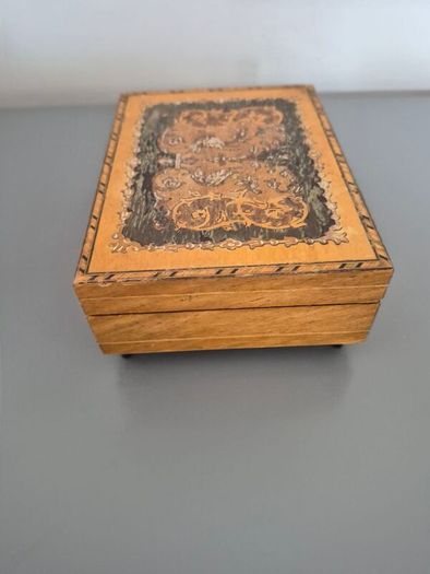 Vintage  Wooden Musical Jewellery Trinket Box