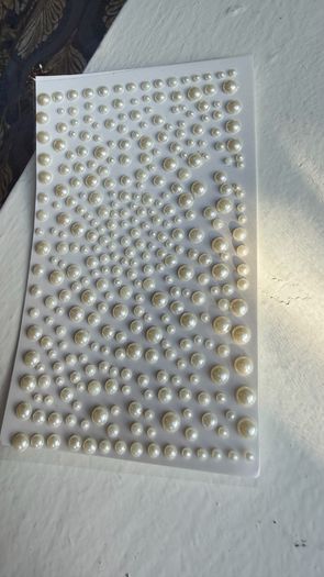 Decorative pearls for hair & face