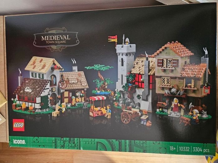 lego 10332 medieval town square