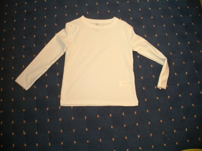 white t shirt