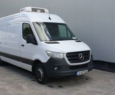 Mercedes-Benz Sprinter 2023 twin wheel.