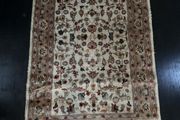 Hand-Knotted Fine Pakistani Wool &amp; Silk Rug (127cm x 79cm)  - Soft Pastel Tones