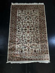 Hand-Knotted Fine Pakistani Wool & Silk Rug (127cm x 79cm)  - Soft Pastel Tones