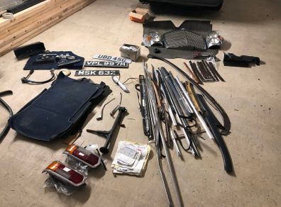 W108 Mercedes 280 / 250 S and SE Chrome and other interior and exterior parts