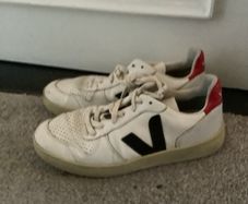 Ladies VEJA trainers size 6 used