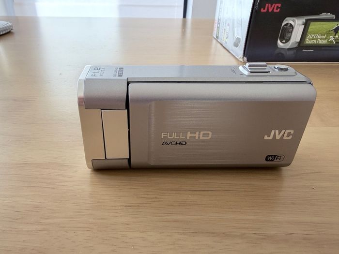 JVC digital camcorder HD Everio GZ-VX715