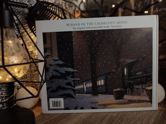 The Polar Express ! by Chris Van Allsburg ! CHEAPEST COPY ONLINE ! with CD read by Liam Neeson ! 2017 ! by Andersen Press !