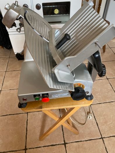 Meat Slicer (Commercial)