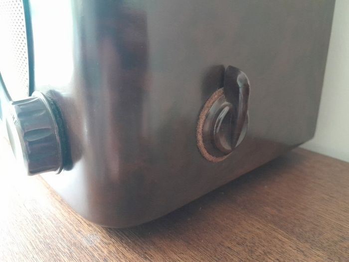 Vintage Bush DAC90A Bakelite Radio 1950