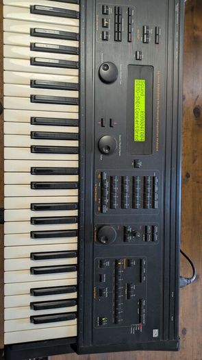 Ensoniq MR61